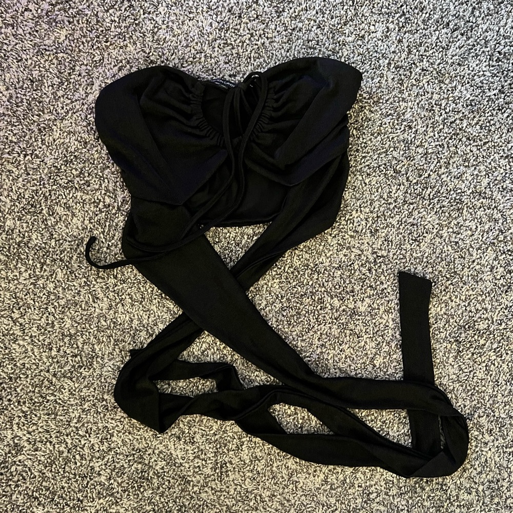BLACK TIE UP TOP